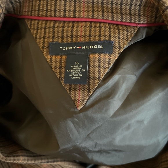 Tommy Hilfiger Women's Classic Fit Brown Plaid
Vest Size 16 - Picture 5 of 10